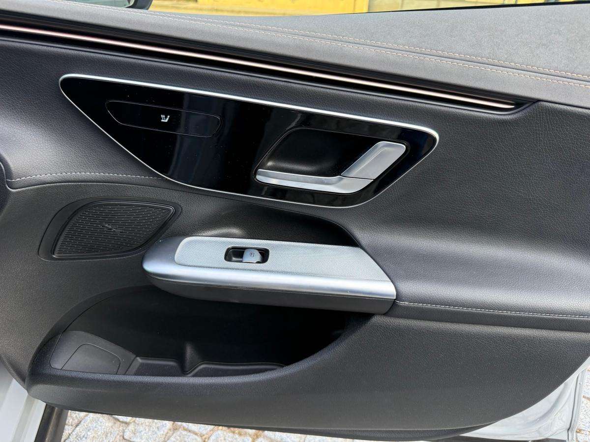 mercedes-benz-eqe-2023-eletrico-500cc