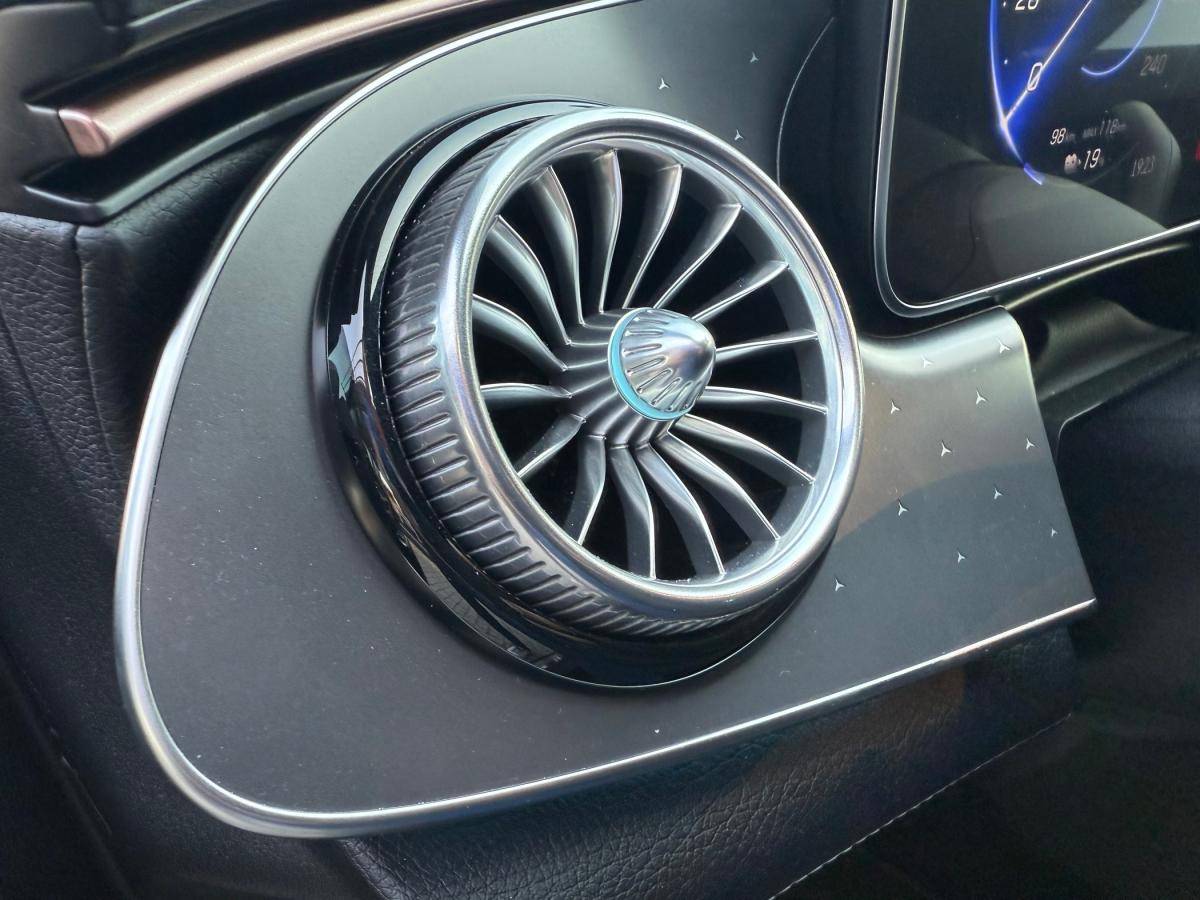 mercedes-benz-eqe-2023-eletrico-500cc