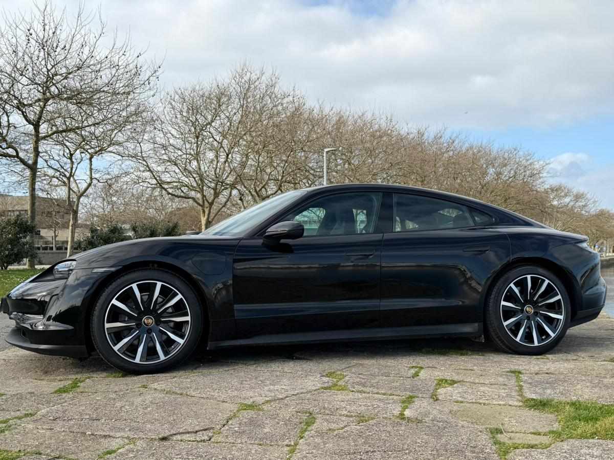 porsche-taycan-2022-eletrico-500cc