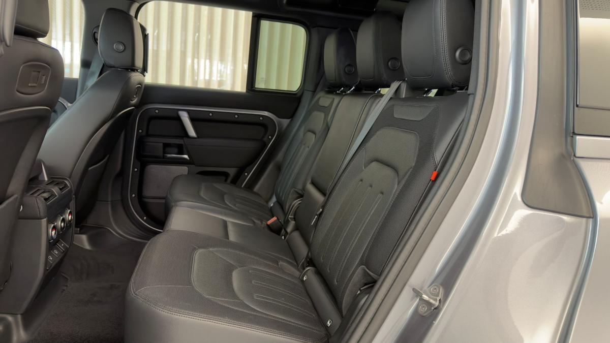 land-rover-defender-2021-diesel-2997cc