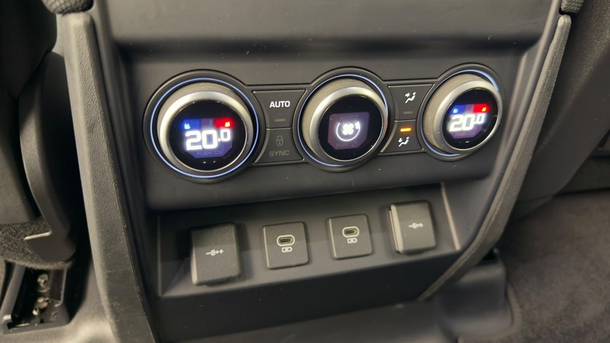 land-rover-defender-2021-diesel-2997cc