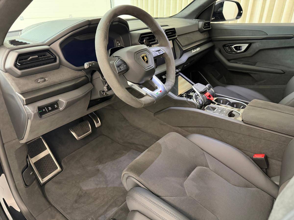 lamborghini-urus-2025-hibrido-a-gasolina-3996cc