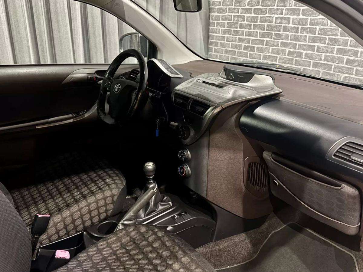 toyota-iq-2010-diesel-1364cc