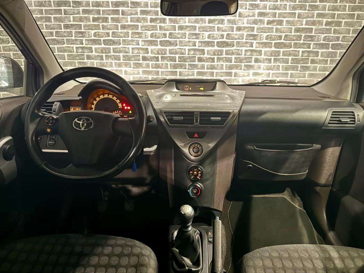 toyota-iq-2010-diesel-1364cc