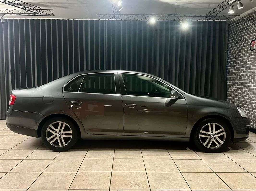 volkswagen-jetta-2009-diesel-1896cc