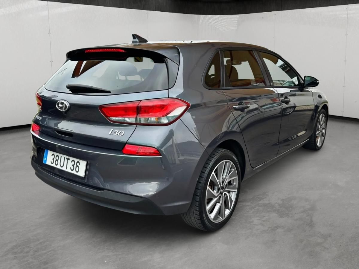 hyundai-i30-2018-diesel-1582cc