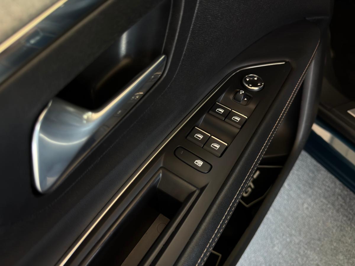 peugeot-3008-2022-hibrido-a-gasolina-1598cc