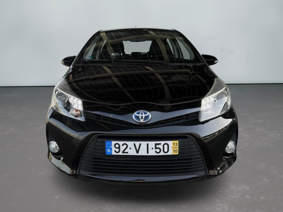 toyota-yaris-2013-hibrido-a-gasolina-1497cc