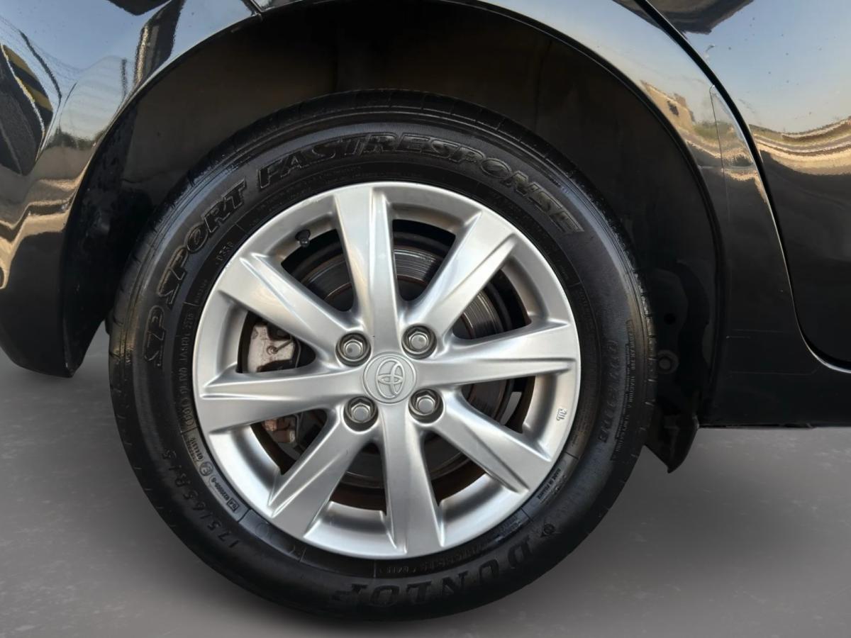 toyota-yaris-2013-hibrido-a-gasolina-1497cc