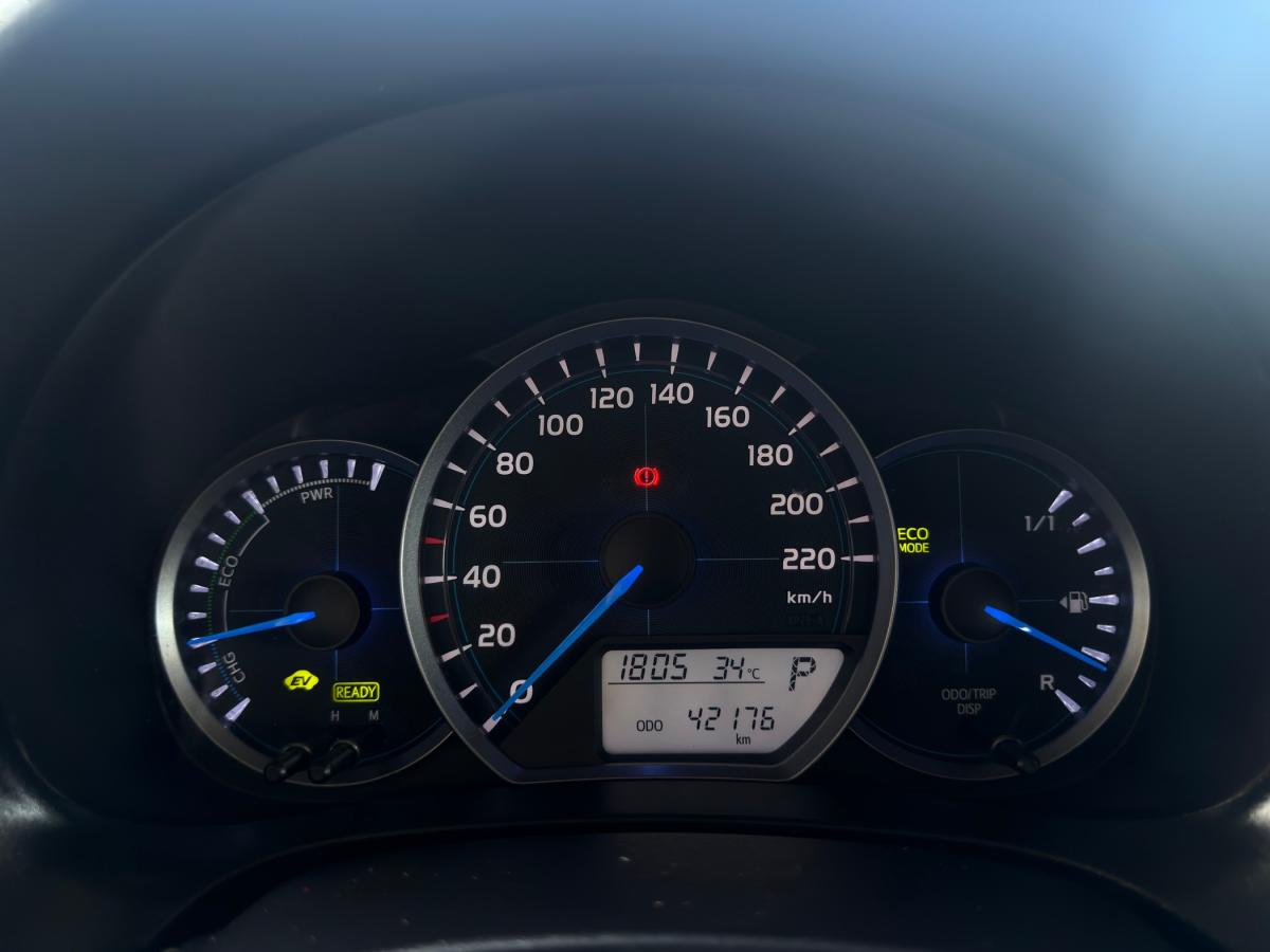 toyota-yaris-2013-hibrido-a-gasolina-1497cc