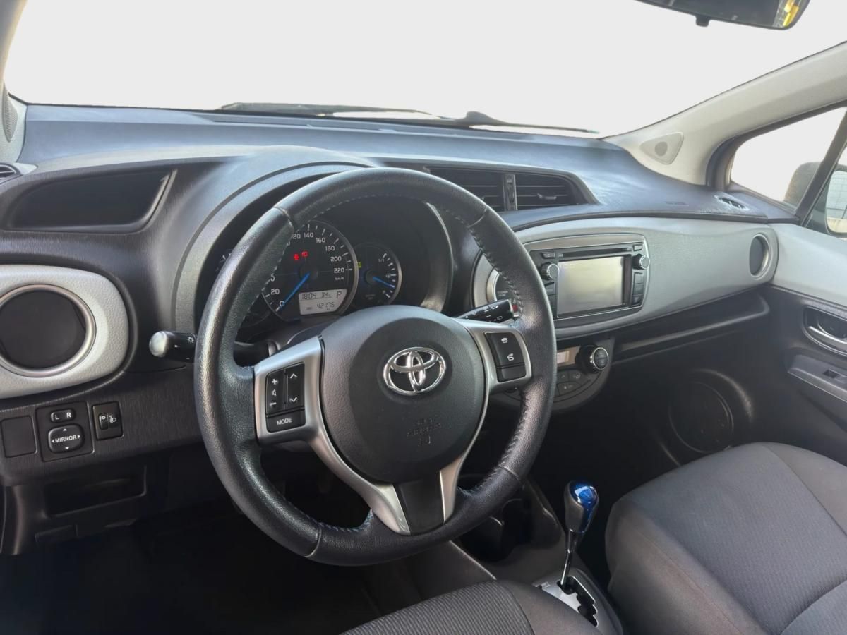toyota-yaris-2013-hibrido-a-gasolina-1497cc