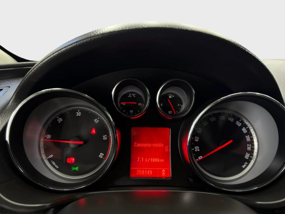 opel-insignia-sports-tourer-2012-diesel-1956cc