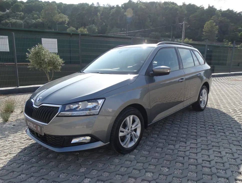 skoda-fabia-break-2022-gasolina-999cc