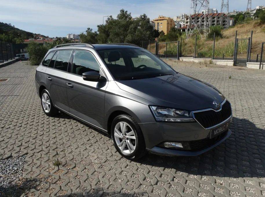 skoda-fabia-break-2022-gasolina-999cc