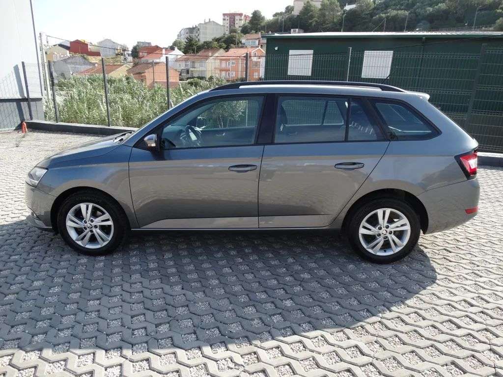 skoda-fabia-break-2022-gasolina-999cc