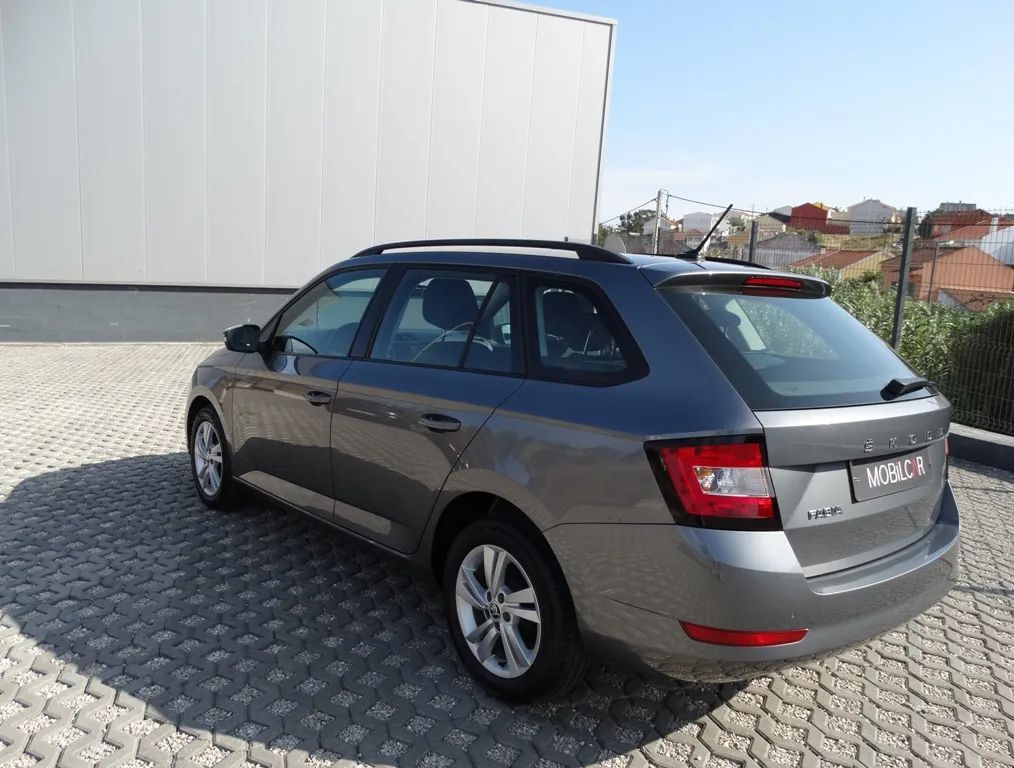 skoda-fabia-break-2022-gasolina-999cc