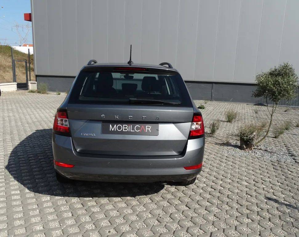 skoda-fabia-break-2022-gasolina-999cc