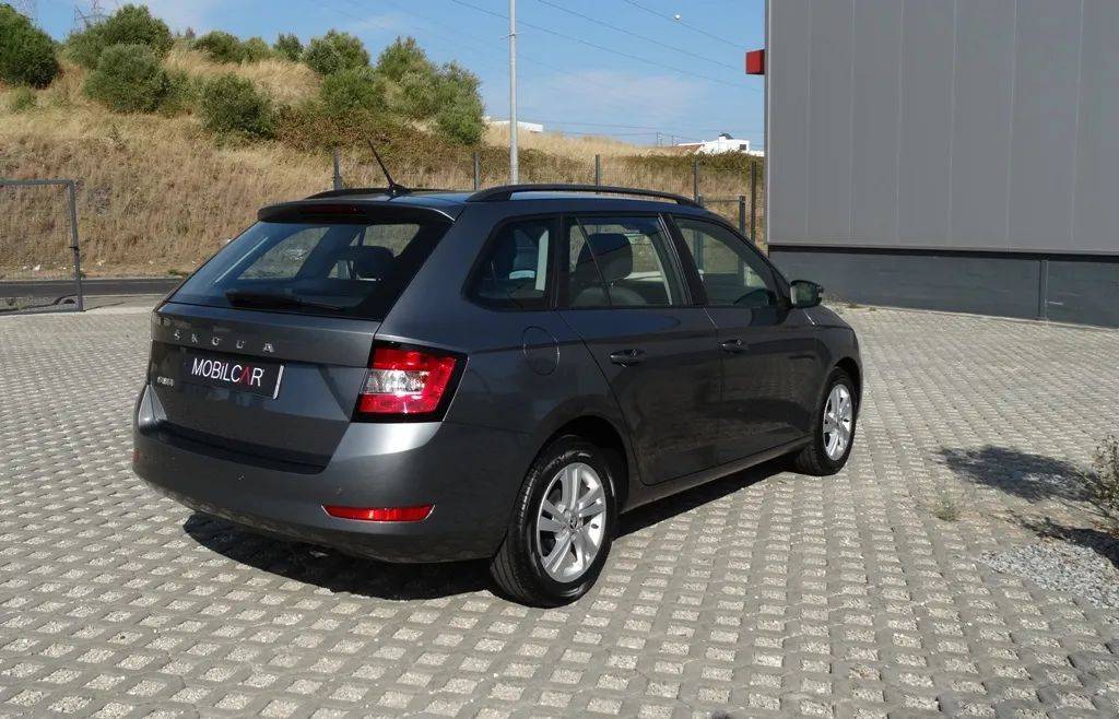 skoda-fabia-break-2022-gasolina-999cc