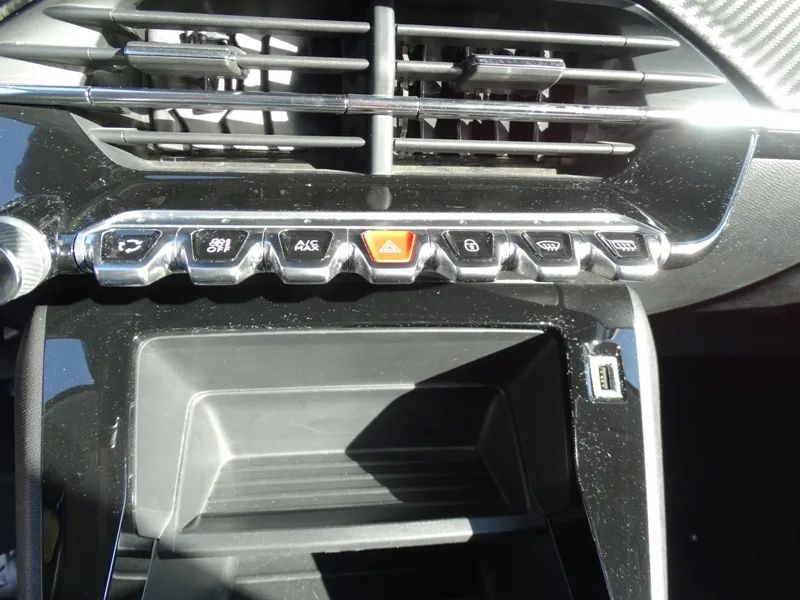 peugeot-208-2021-diesel-1499cc