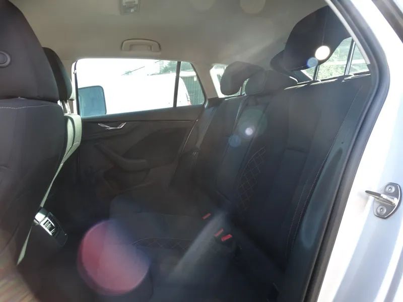 skoda-scala-2022-gasolina-999cc