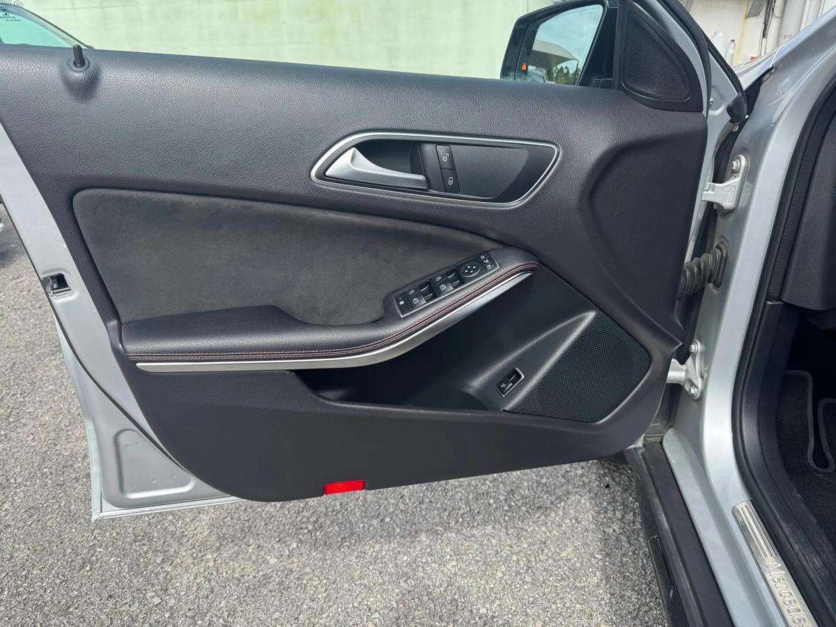 mercedes-benz-gla-200-d-2019-diesel-2143cc