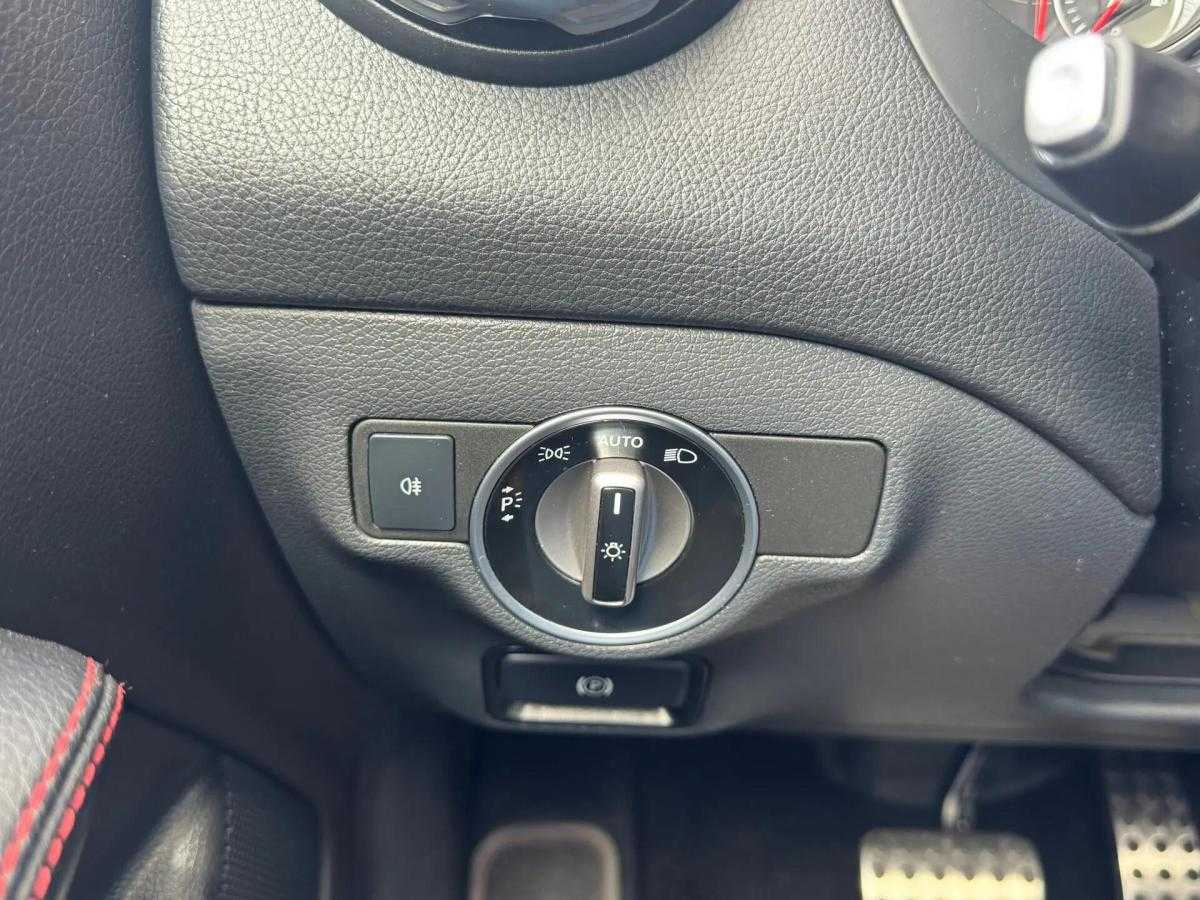 mercedes-benz-gla-200-d-2019-diesel-2143cc