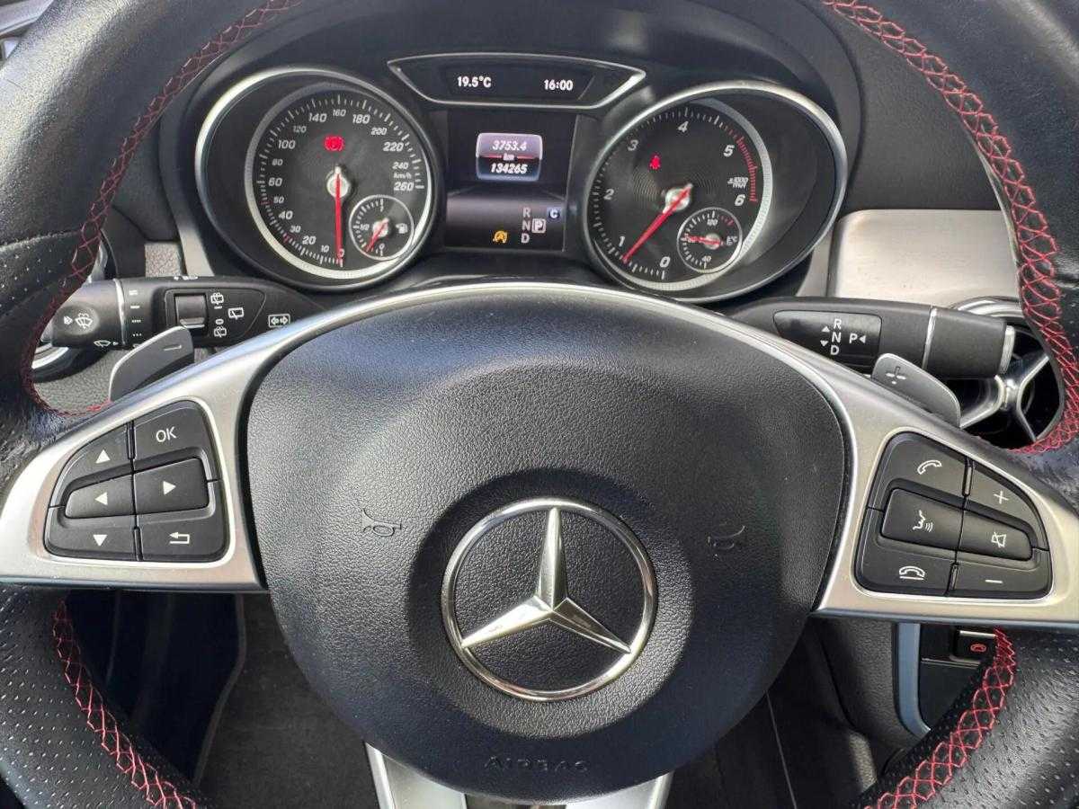 mercedes-benz-gla-200-d-2019-diesel-2143cc