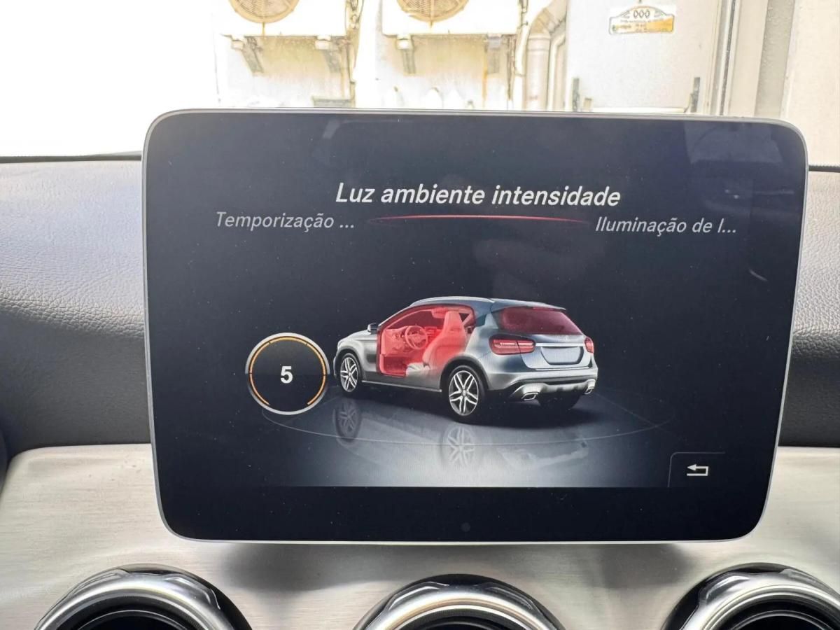 mercedes-benz-gla-200-d-2019-diesel-2143cc