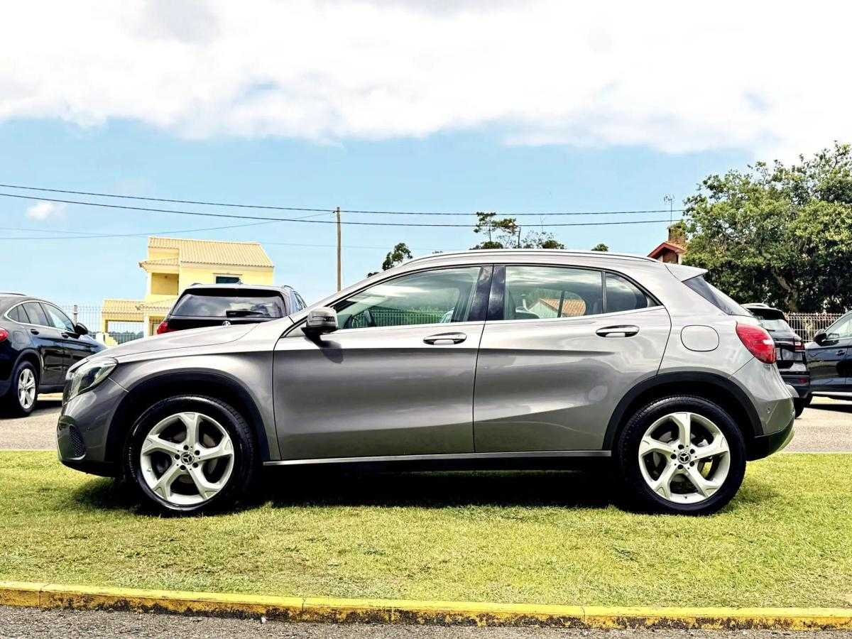 mercedes-benz-gla-220-d-2017-diesel-2143cc