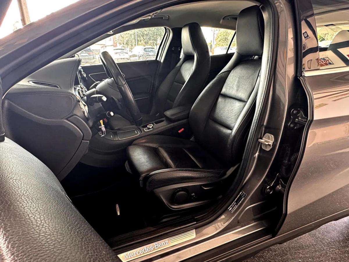 mercedes-benz-gla-220-d-2017-diesel-2143cc