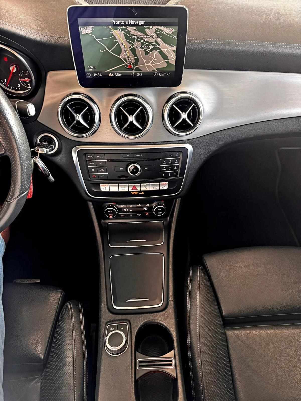 mercedes-benz-gla-220-d-2017-diesel-2143cc