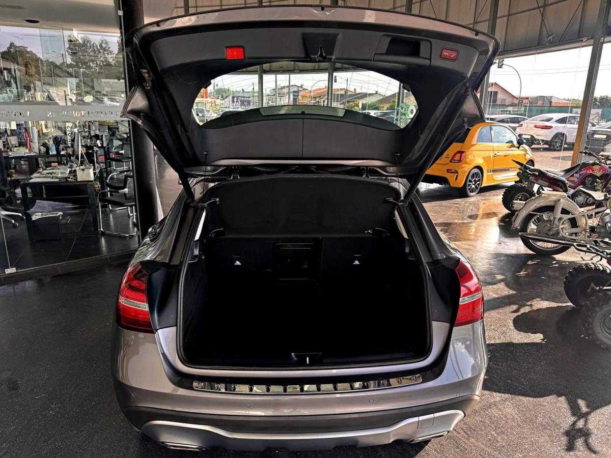 mercedes-benz-gla-220-d-2017-diesel-2143cc