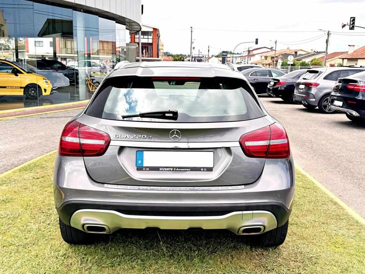 mercedes-benz-gla-220-d-2017-diesel-2143cc