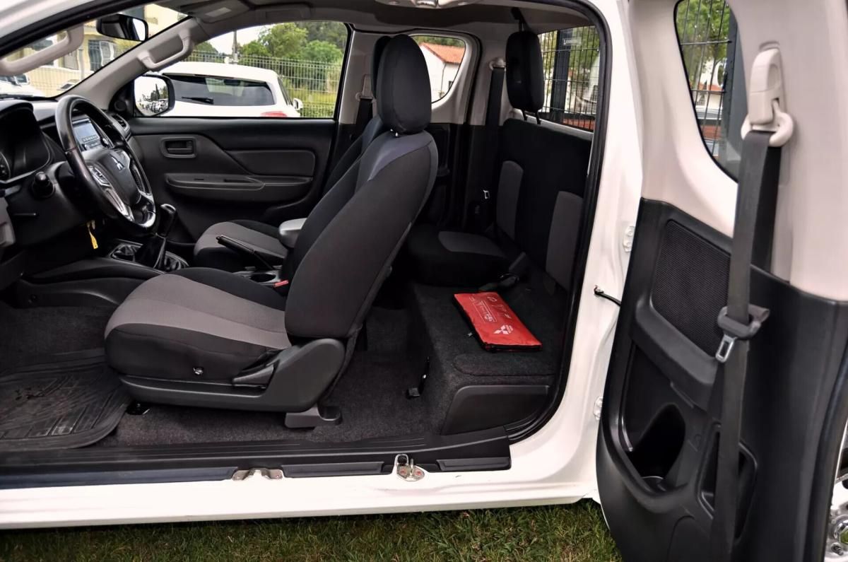 mitsubishi-l200-2019-diesel-2442cc