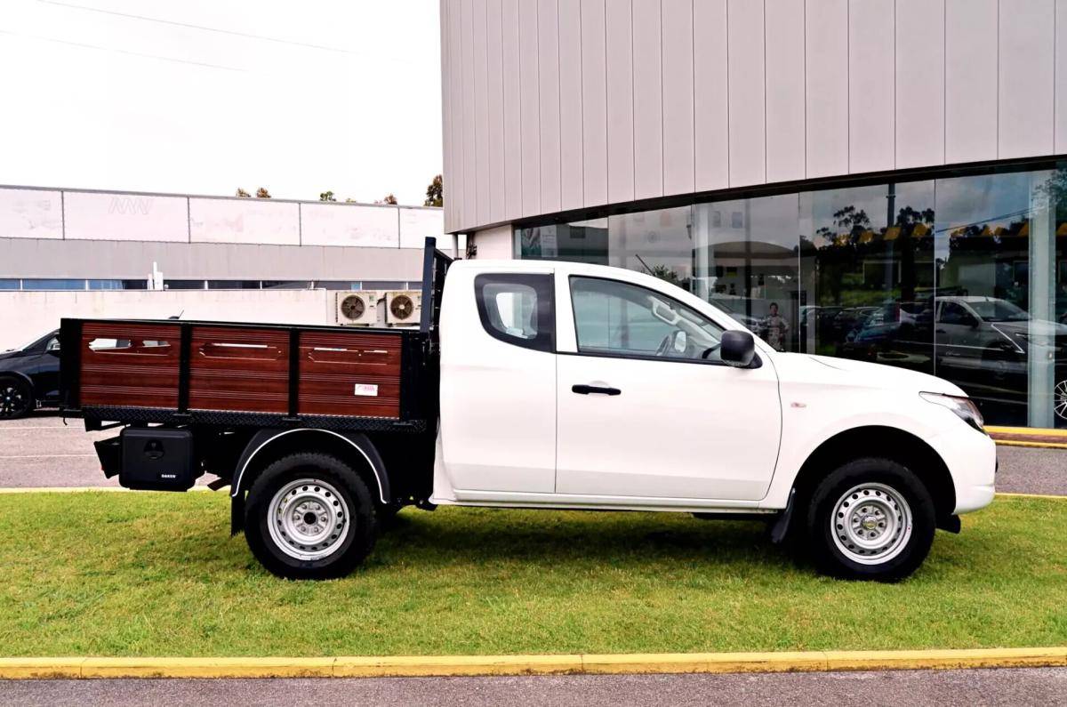 mitsubishi-l200-2019-diesel-2442cc
