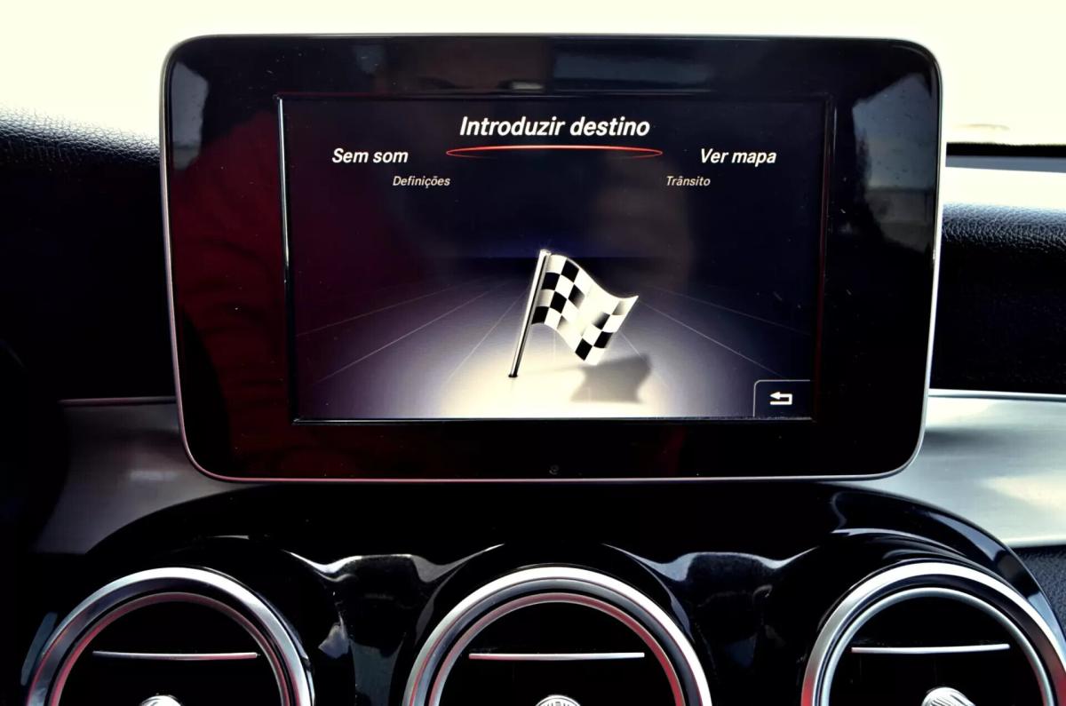 mercedes-benz-glc-220-d-4matic-2018-diesel-1950cc