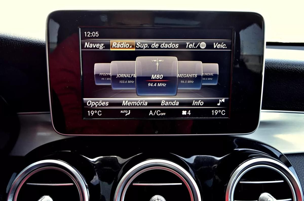 mercedes-benz-glc-220-d-4matic-2018-diesel-1950cc