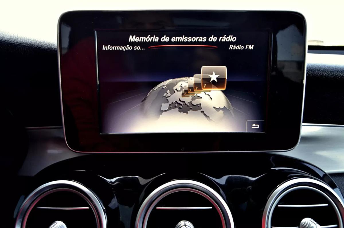 mercedes-benz-glc-220-d-4matic-2018-diesel-1950cc