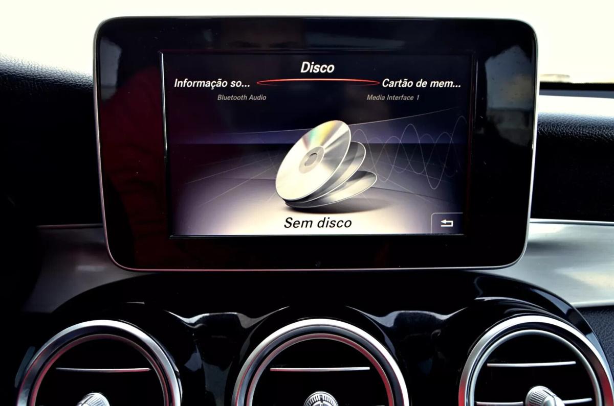 mercedes-benz-glc-220-d-4matic-2018-diesel-1950cc