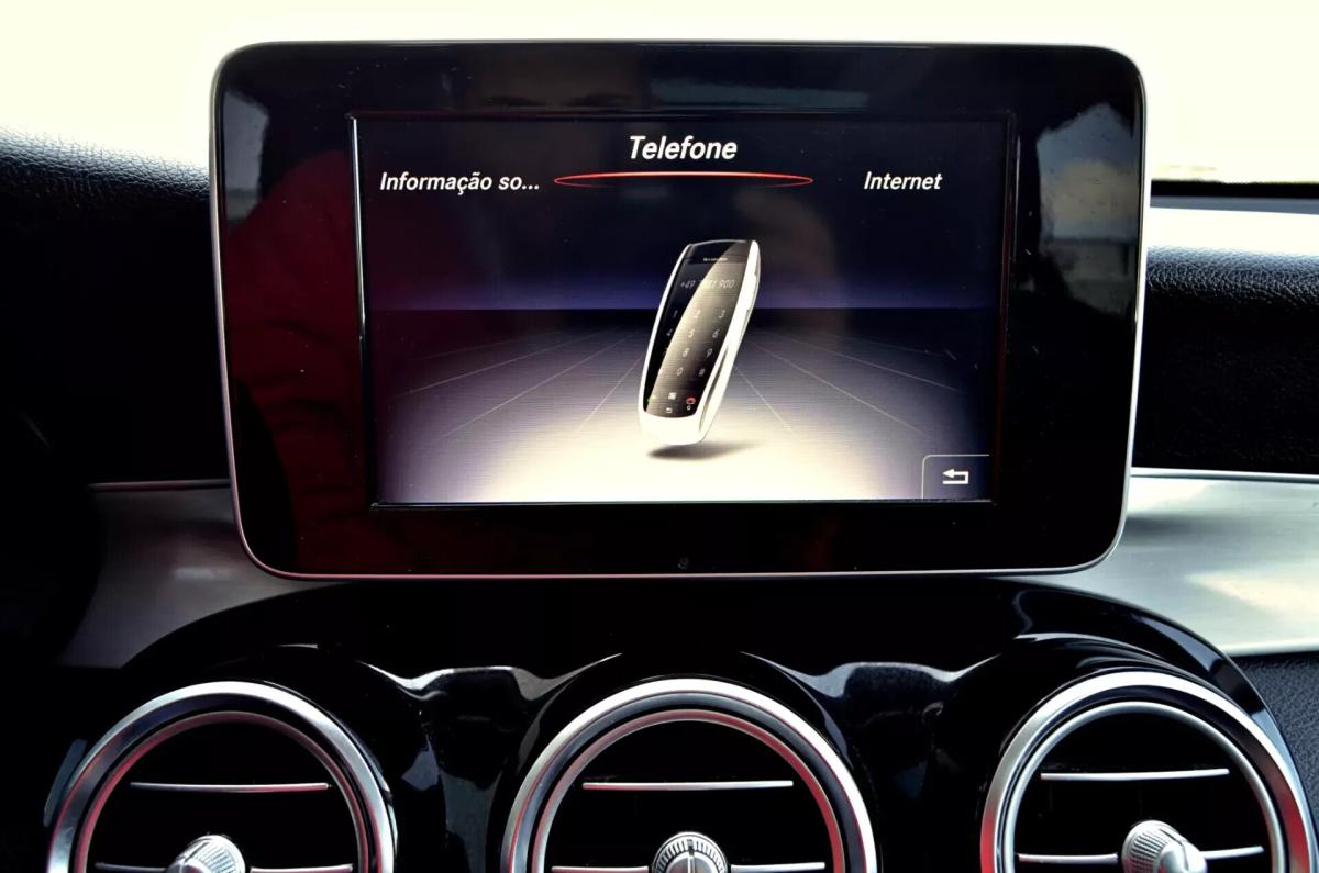 mercedes-benz-glc-220-d-4matic-2018-diesel-1950cc