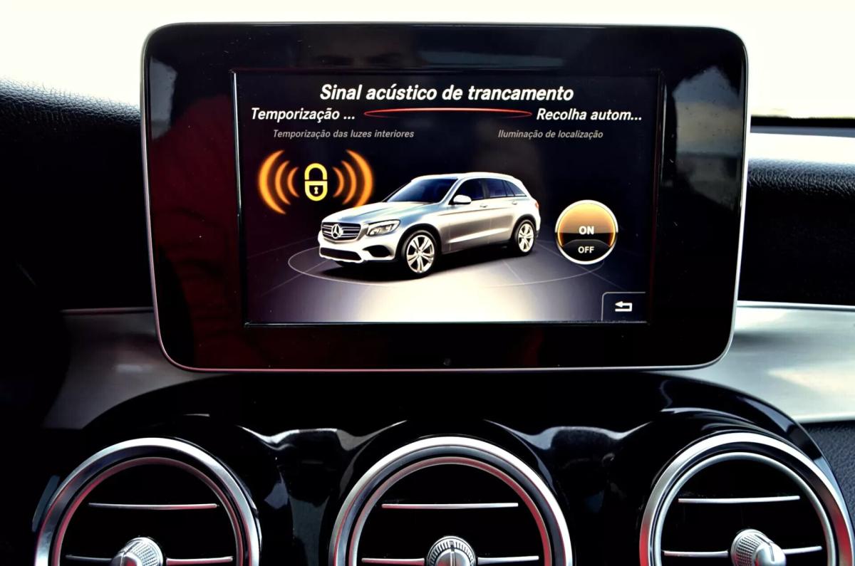 mercedes-benz-glc-220-d-4matic-2018-diesel-1950cc