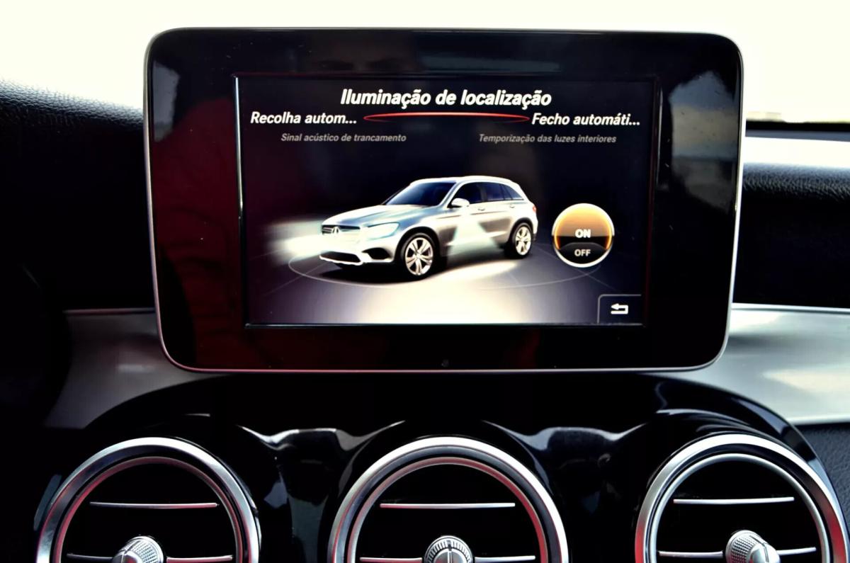 mercedes-benz-glc-220-d-4matic-2018-diesel-1950cc