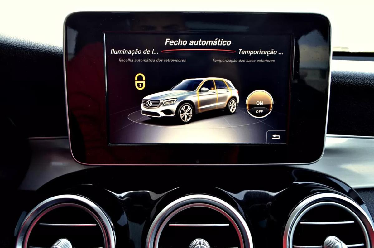 mercedes-benz-glc-220-d-4matic-2018-diesel-1950cc