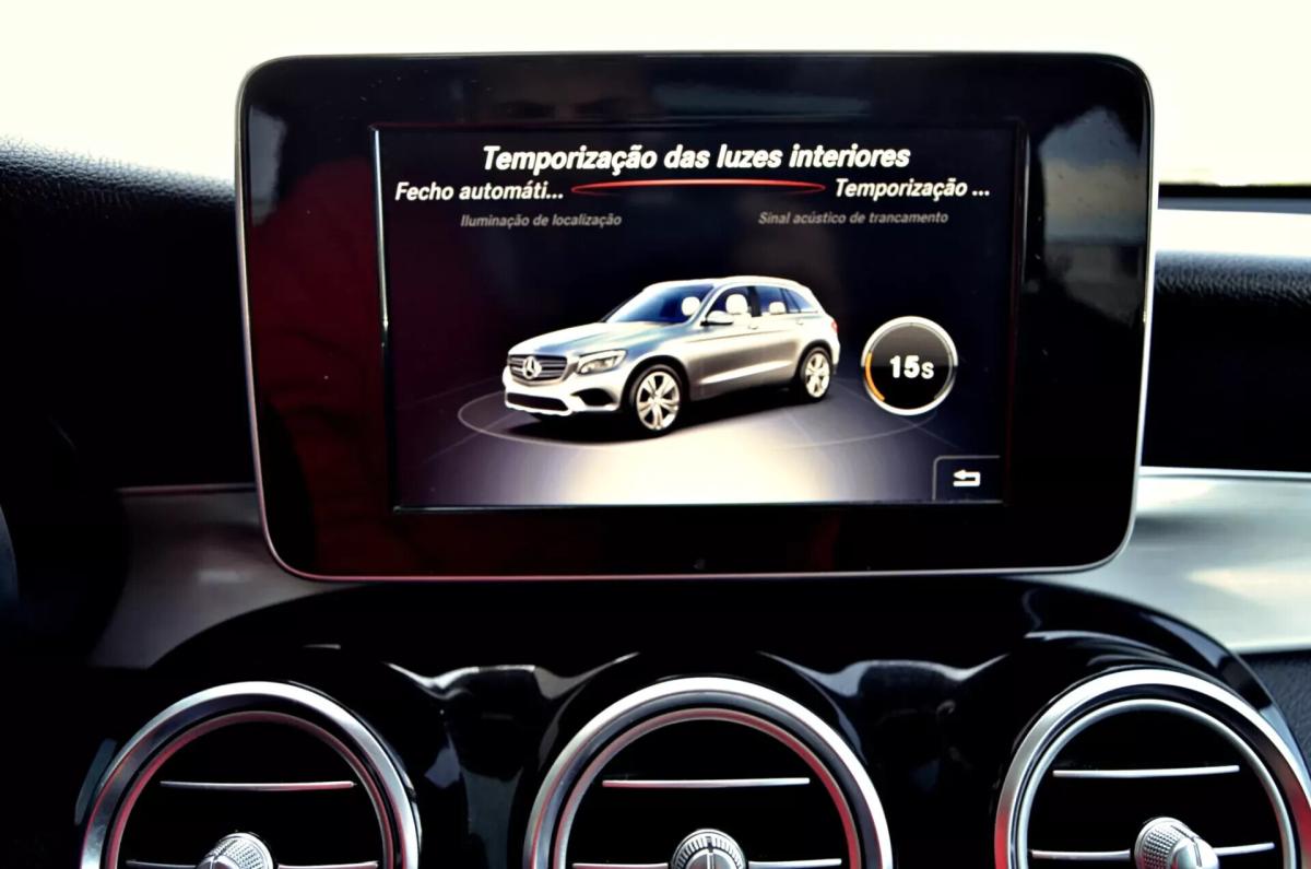 mercedes-benz-glc-220-d-4matic-2018-diesel-1950cc