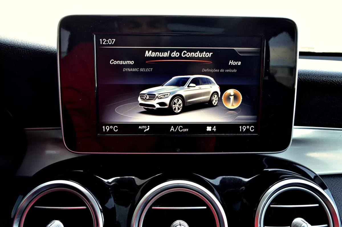 mercedes-benz-glc-220-d-4matic-2018-diesel-1950cc