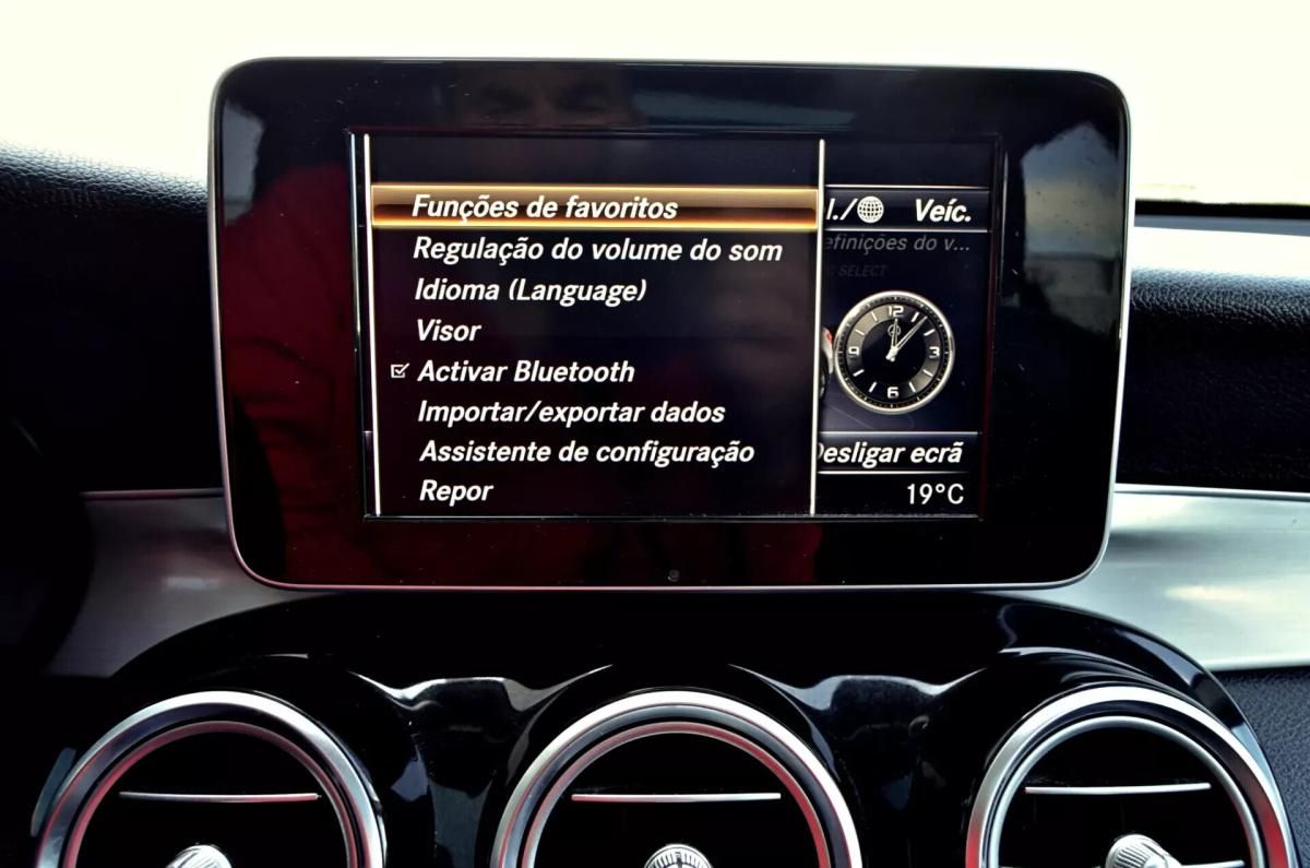 mercedes-benz-glc-220-d-4matic-2018-diesel-1950cc