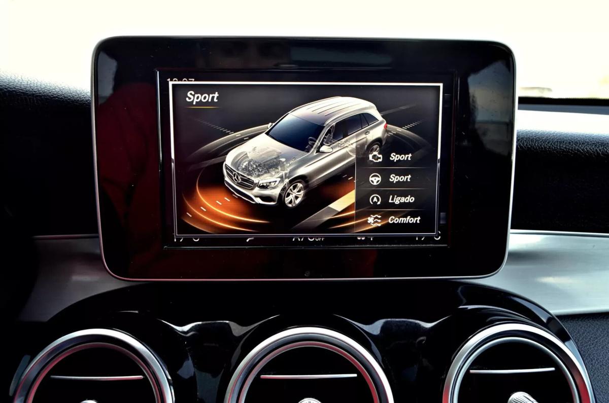 mercedes-benz-glc-220-d-4matic-2018-diesel-1950cc