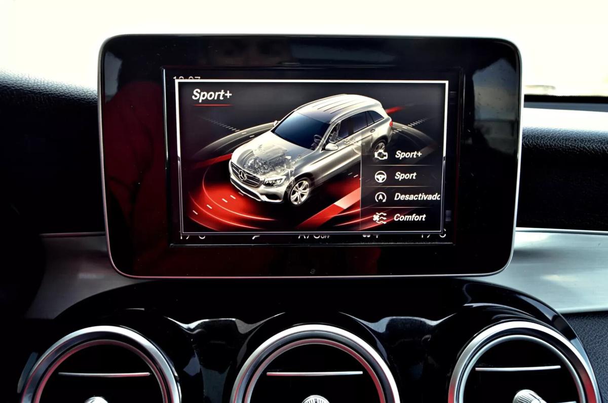 mercedes-benz-glc-220-d-4matic-2018-diesel-1950cc