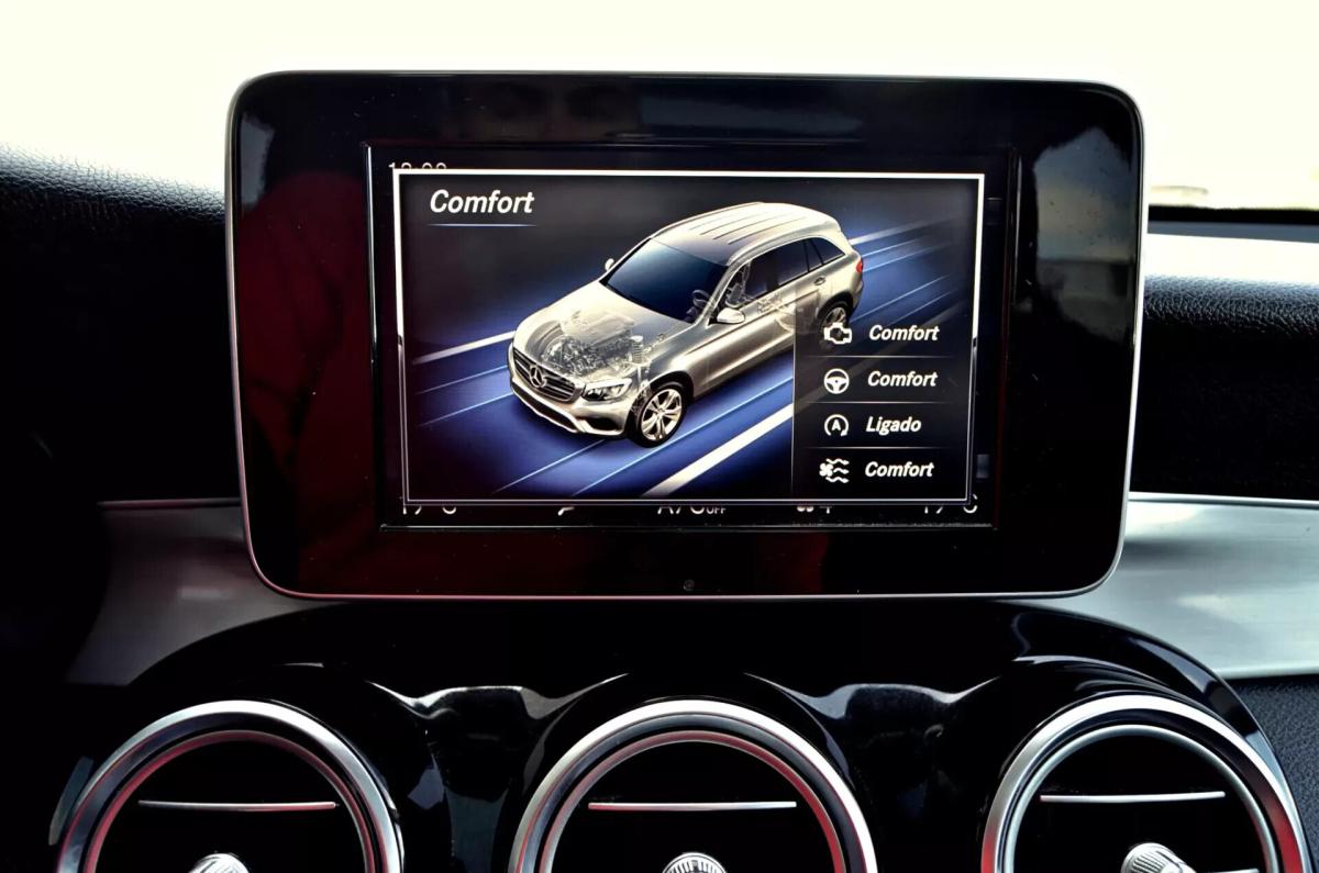mercedes-benz-glc-220-d-4matic-2018-diesel-1950cc