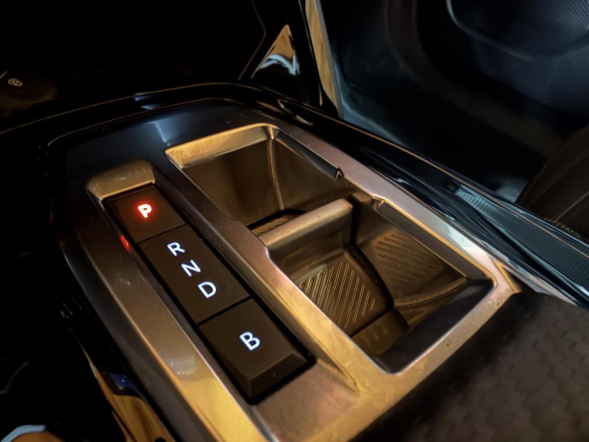 peugeot-e-2008-2023-eletrico-0cc
